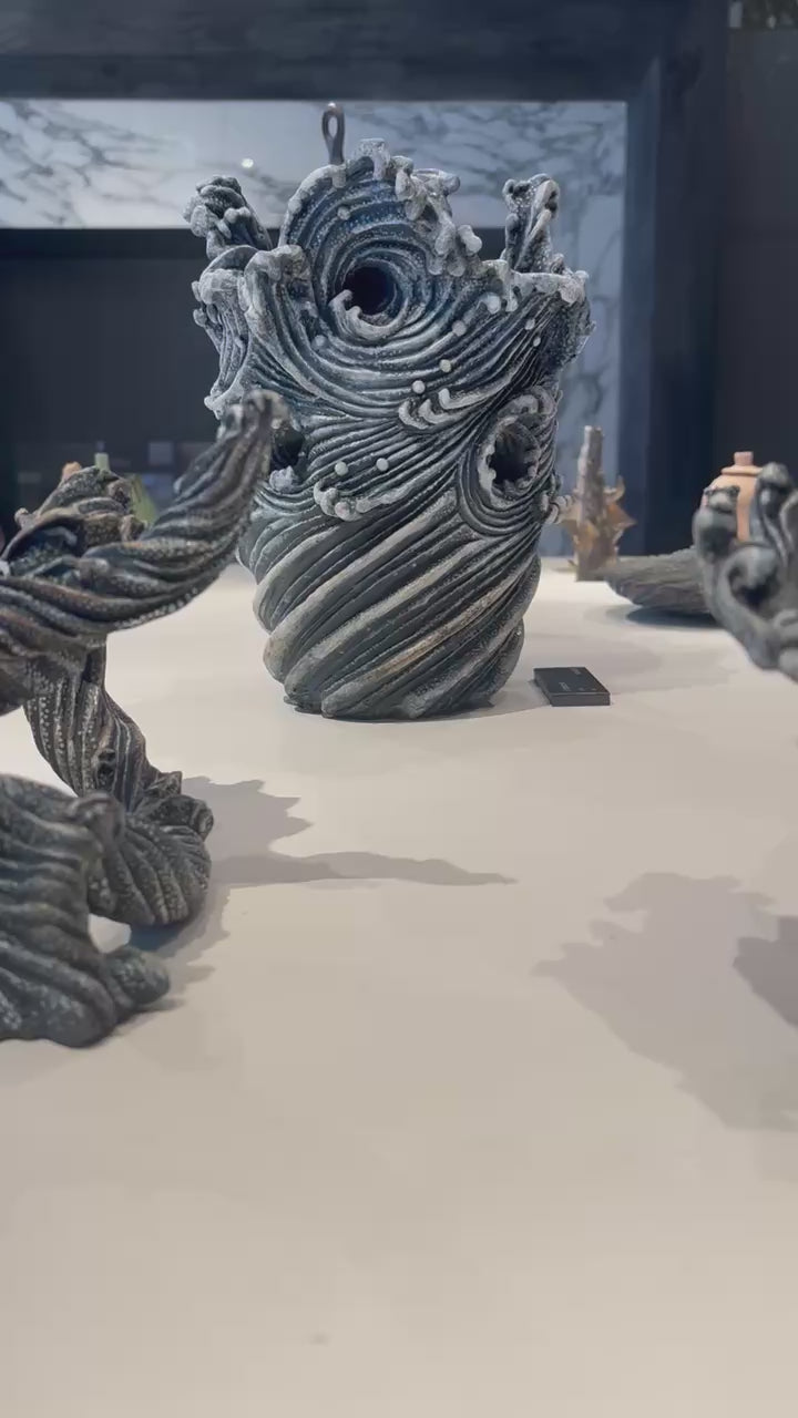 Eight-Directional Raging Wave Vessel　八方怒涛土器